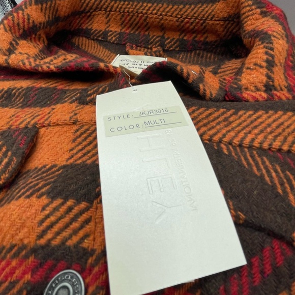 Ashley International Shacket with great detail and warm and cozy New Size M - Picture 7 of 14